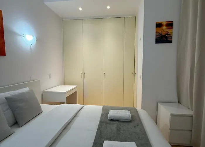 Sebastian Two Апартаменти Лісабон