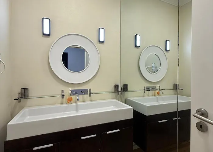 Апартаменти Sebastian Two *