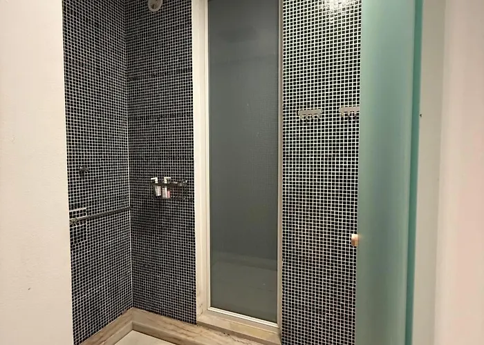 Sebastian Two Лісабон