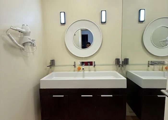 Sebastian Two Апартаменти